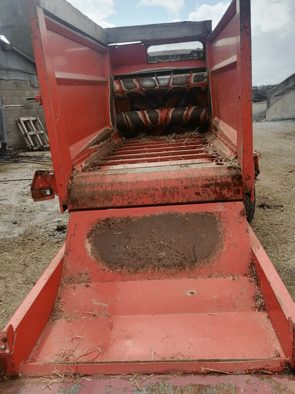 Mahlanlage & Mischanlage typu Kuhn PAILLEUSE ALTOR 8060, Gebrauchtmaschine v PONTIVY (Obrázek 2)