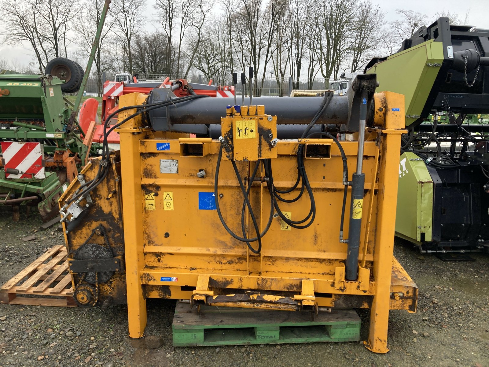 Mahlanlage & Mischanlage Türe ait Lucas DESILEUSE LUCAS SILOGRIF 2001, Gebrauchtmaschine içinde ST CLEMENT DE LA PLACE (resim 3)