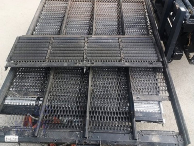 Maisausrüstung Türe ait John Deere Maisausrüstung von John Deere 560i, Gebrauchtmaschine içinde Schutterzell