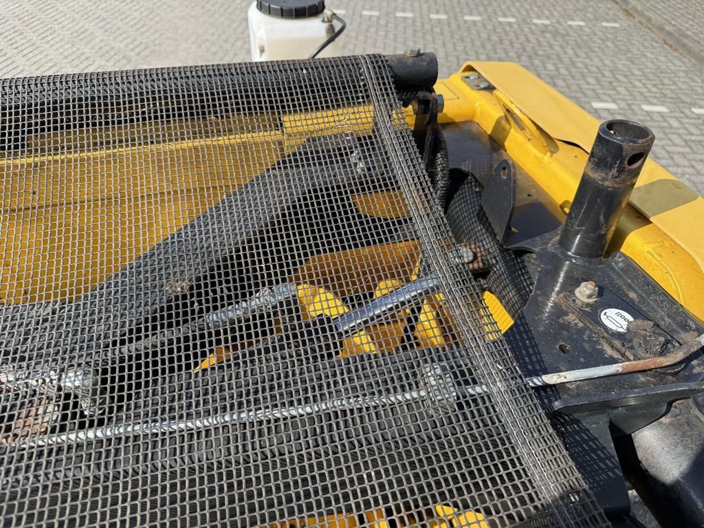 Maisgebiss typu New Holland 300FPE Gras Pickup, Gebrauchtmaschine v BOEKEL (Obrázek 8)