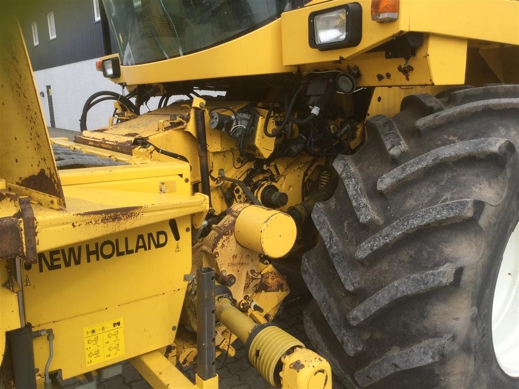 Maisgebiss des Typs New Holland FX 38 Velholdt inkl majsbord og pickup, Gebrauchtmaschine in Kongerslev (Bild 11)