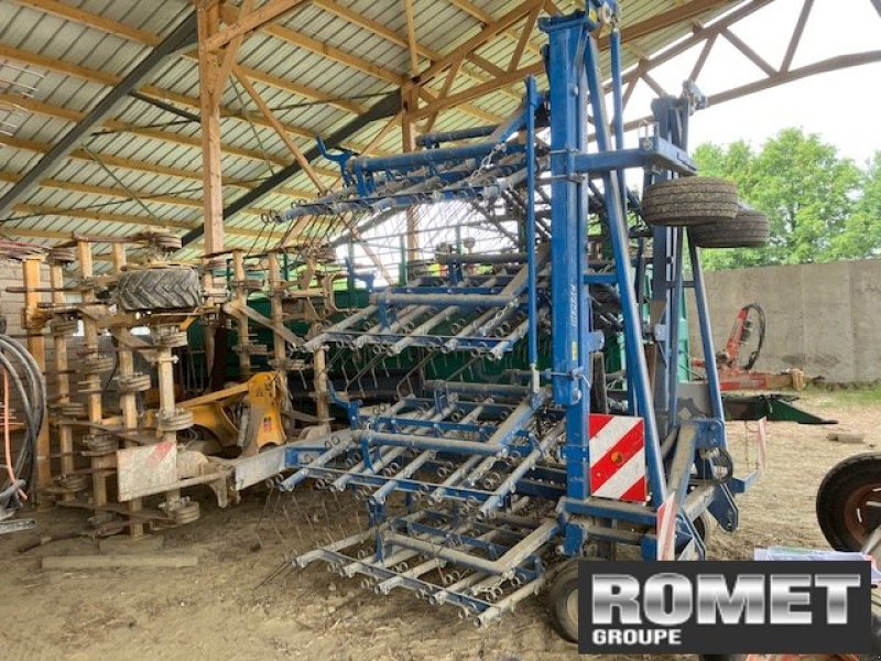 Maishackgerät des Typs Carré SARCLERSE, Gebrauchtmaschine in Gennes sur glaize (Bild 1)