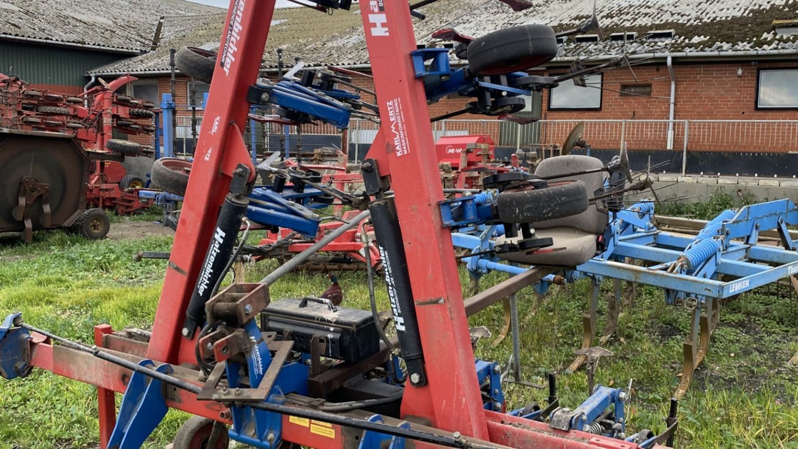 Maishackgerät типа Hatzenbichler 12 rækket med sæde til styr og tallerkner til små afgrøder, Gebrauchtmaschine в øster ulslev (Фотография 1)