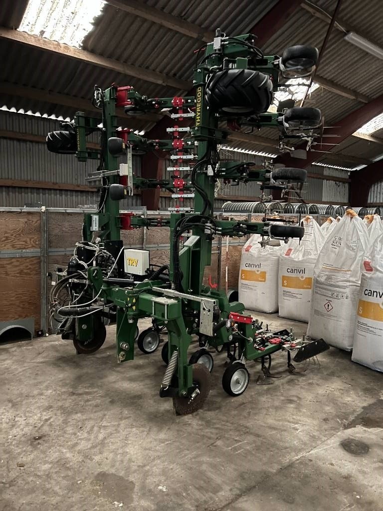 Maishackgerät tipa Thyregod TRV 12 rækket, Gebrauchtmaschine u Mern (Slika 3)