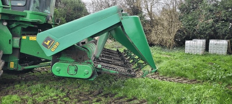 Maispflückvorsatz of the type John Deere 692, Gebrauchtmaschine in PITHIVIERS Cedex (Picture 1)
