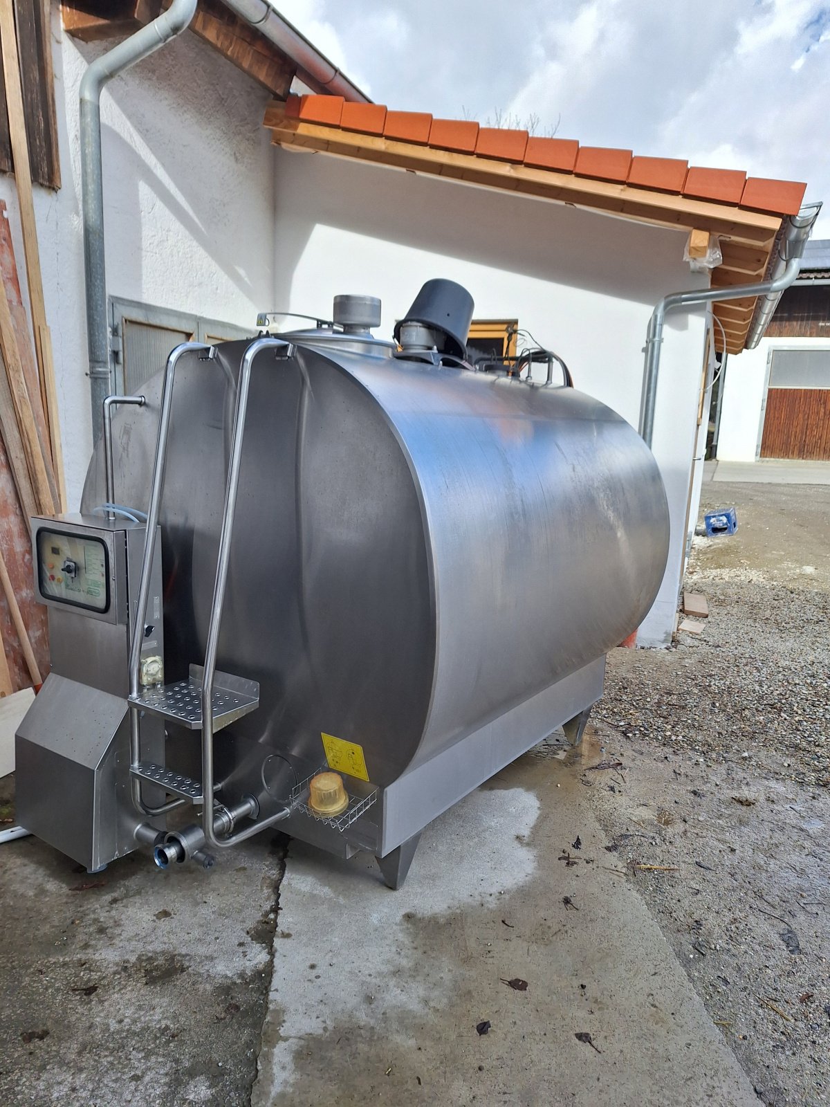 Milchkühltank des Typs Westfalia RKC 2500 (Roka), Gebrauchtmaschine in Schnaitsee (Bild 3)