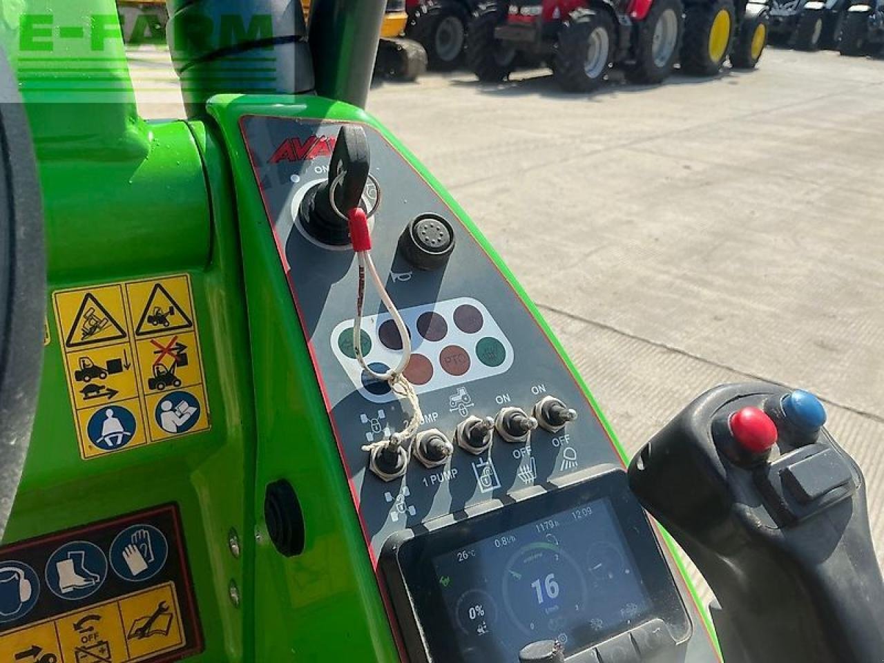 Minibagger типа Avant 760i telescopic compact loading shovel (st26540), Gebrauchtmaschine в SHAFTESBURY (Фотография 23)