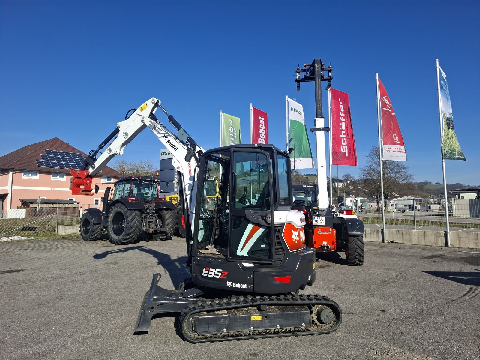 Minibagger des Typs Bobcat E 35 Z, Vorführmaschine in Saxen (Bild 3)