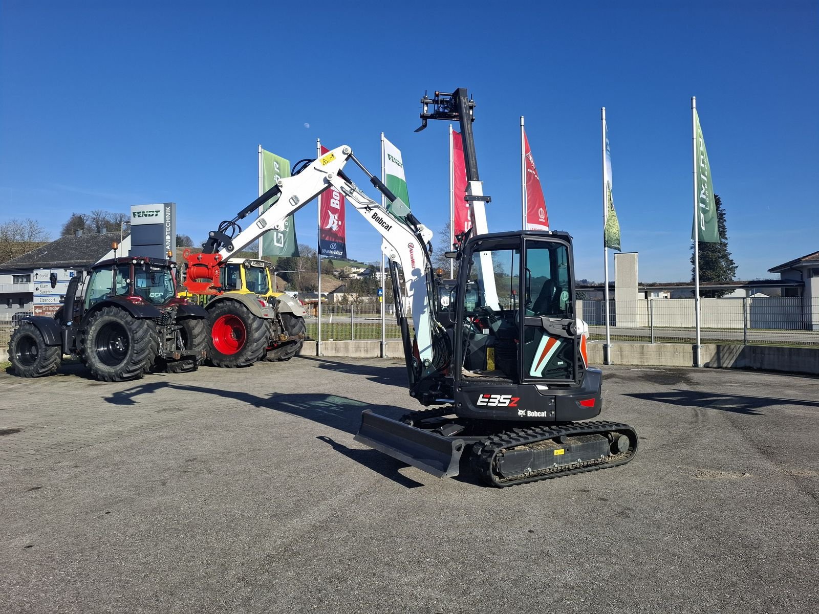 Minibagger des Typs Bobcat E 35 Z, Vorführmaschine in Saxen (Bild 1)