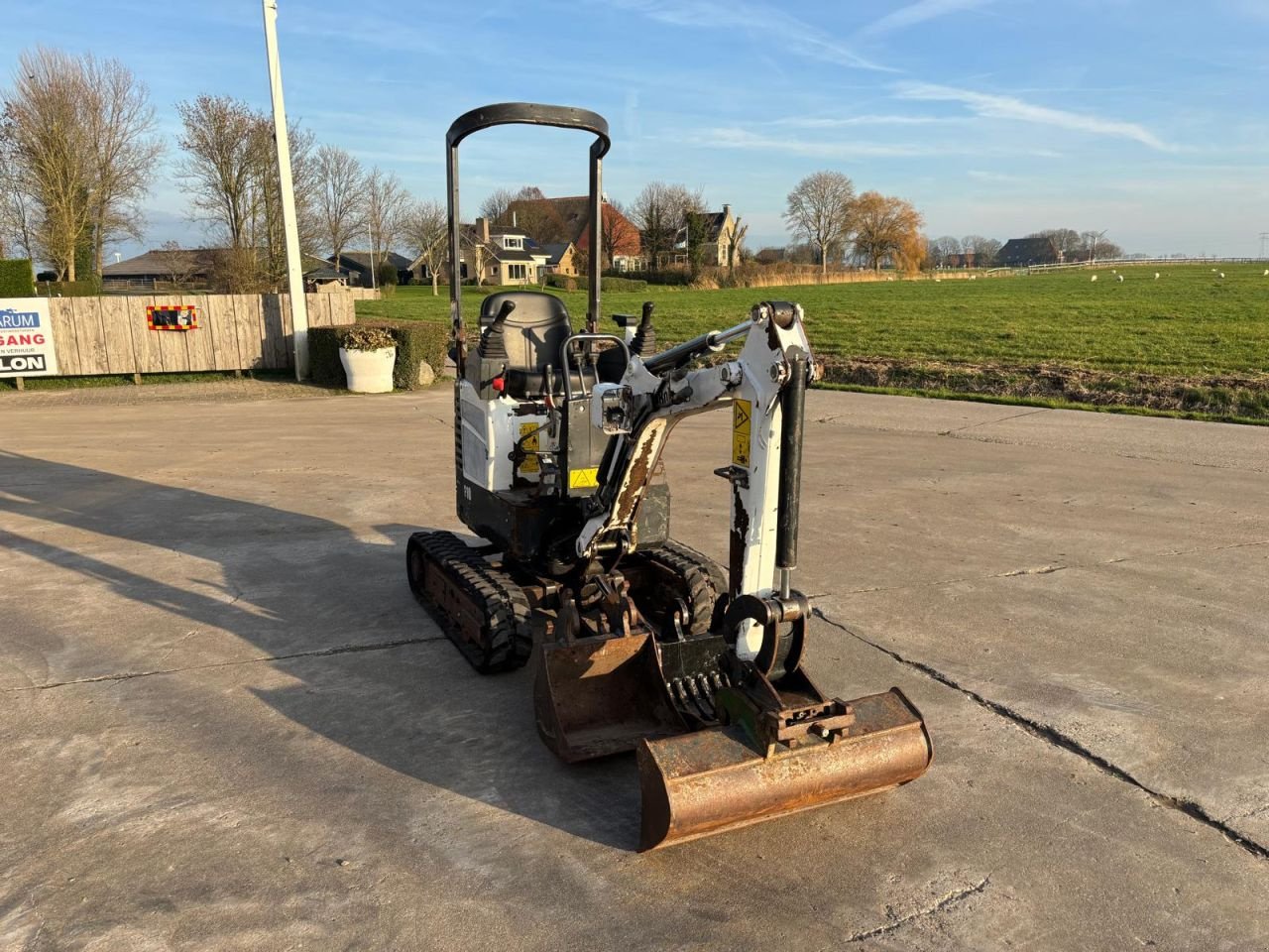 Minibagger of the type Bobcat E10, Gebrauchtmaschine in Arum (Picture 2)
