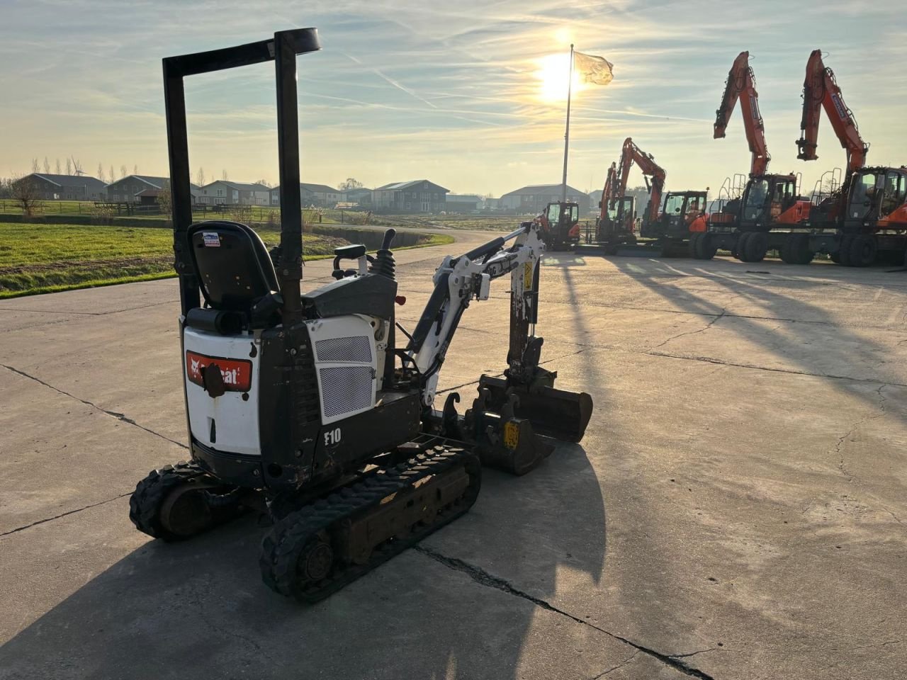 Minibagger of the type Bobcat E10, Gebrauchtmaschine in Arum (Picture 3)