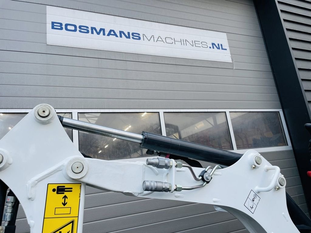 Minibagger van het type Bobcat E10z minigraver NIEUW incl CW05 wissel + 3 bakken, Neumaschine in Neer (Foto 7)