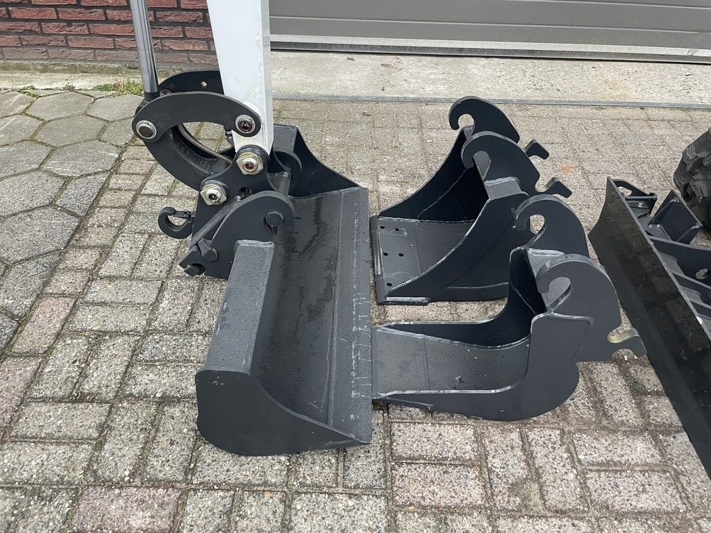 Minibagger van het type Bobcat E17 minigraver 1.7 T vanaf &euro;63 per dag, Gebrauchtmaschine in Neer (Foto 7)