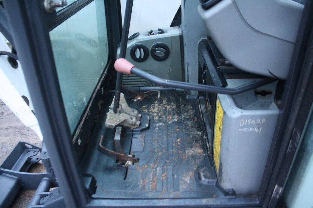 Minibagger du type Bobcat E17, Gebrauchtmaschine en Antwerpen (Photo 11)