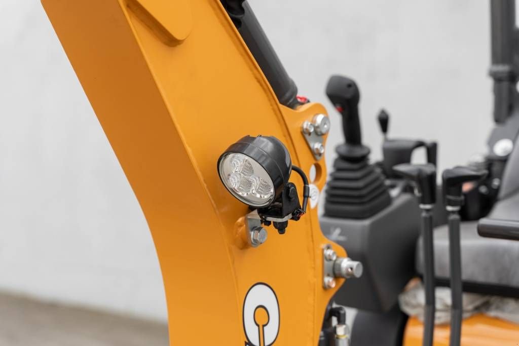 Minibagger des Typs Case CX 12 D, Neumaschine in Moerbeke (Bild 8)