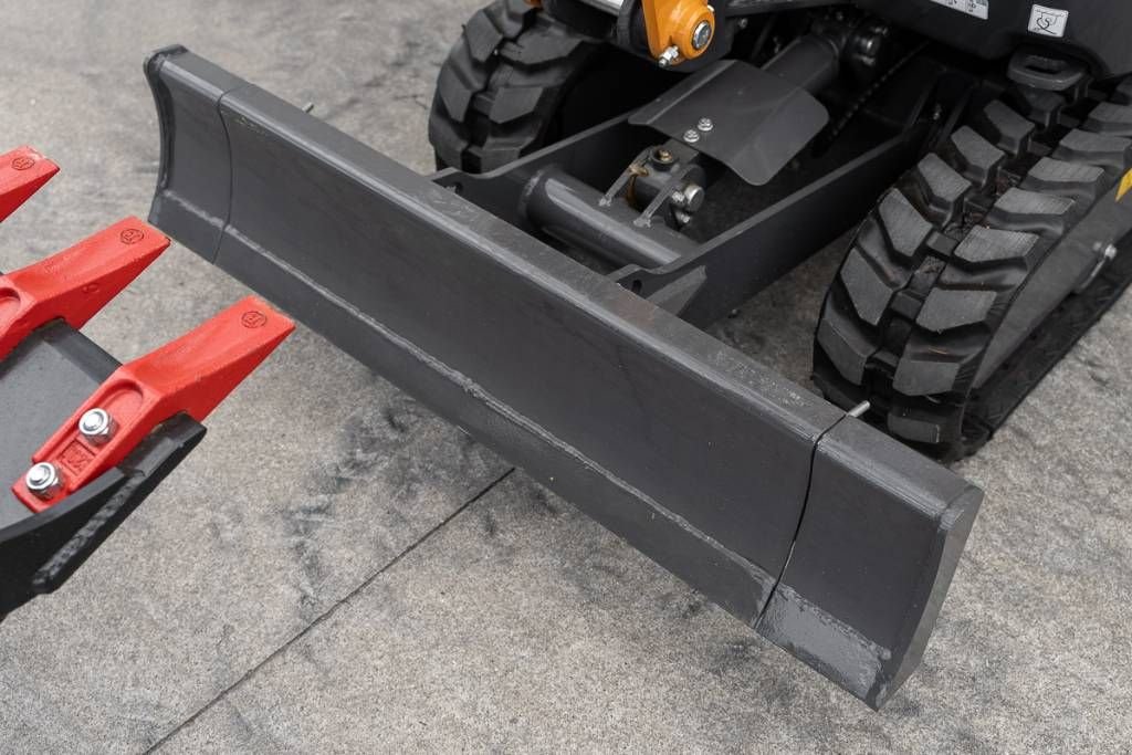 Minibagger of the type Case CX 15 EV, Neumaschine in Moerbeke (Picture 8)