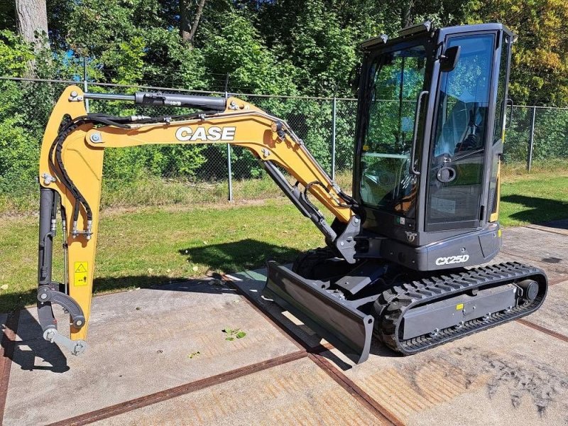Minibagger des Typs Case CX 25 D, Neumaschine in Almelo (Bild 1)