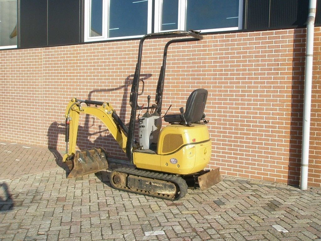 Minibagger des Typs Caterpillar 300.9, Gebrauchtmaschine in Barneveld (Bild 2)
