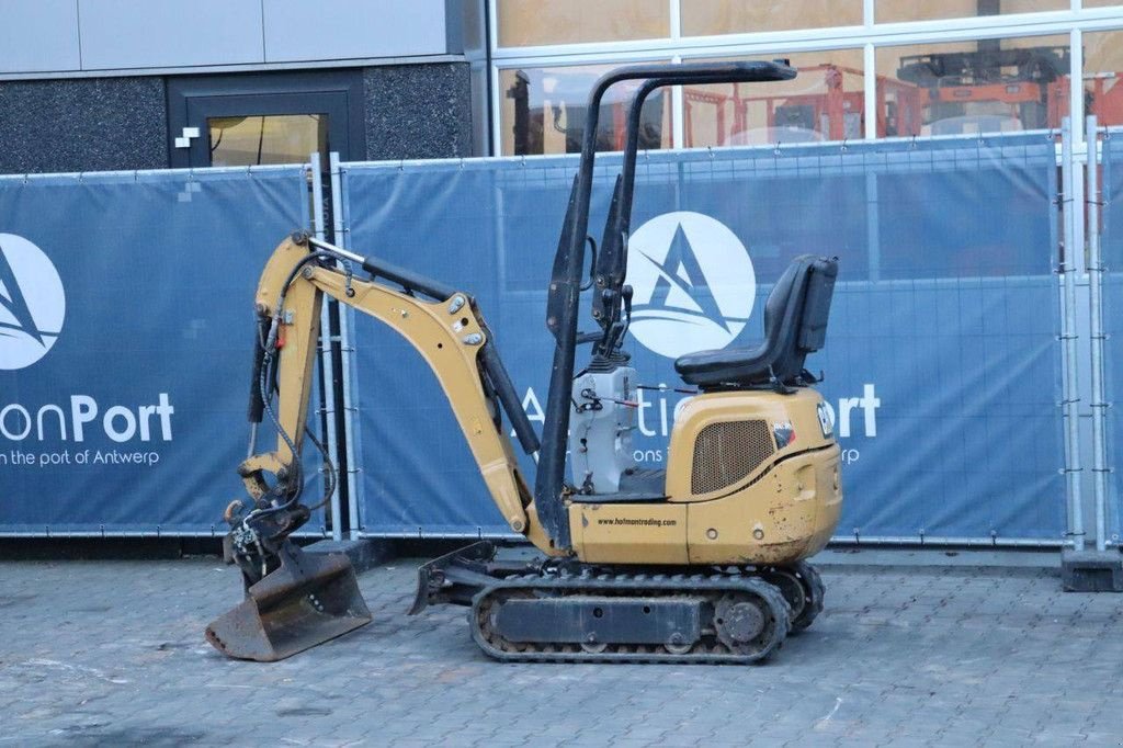 Minibagger van het type Caterpillar 300.9D, Gebrauchtmaschine in Antwerpen (Foto 3)