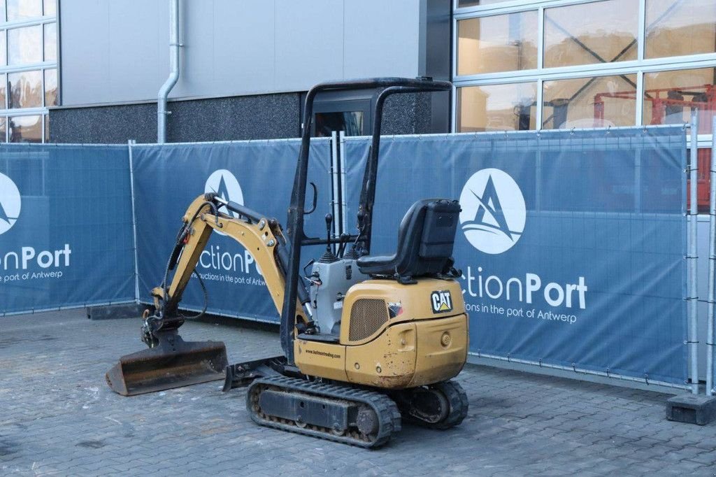 Minibagger van het type Caterpillar 300.9D, Gebrauchtmaschine in Antwerpen (Foto 4)