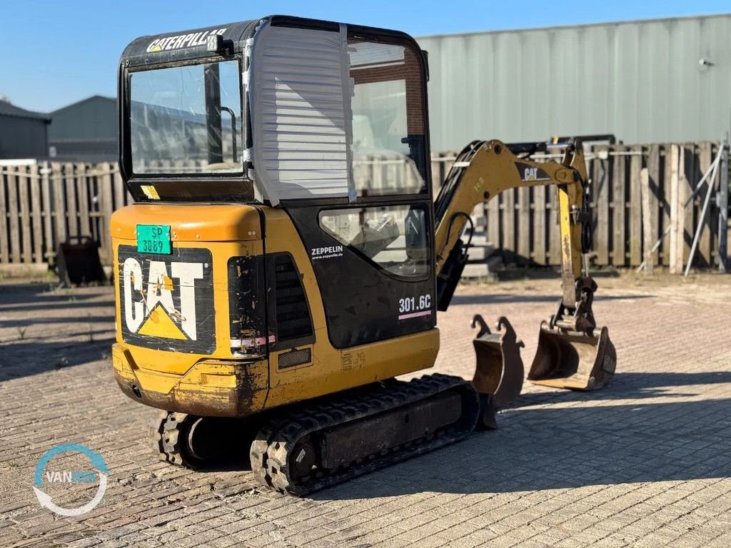 Minibagger des Typs Caterpillar 301.6C, Gebrauchtmaschine in Oost West en Middelbeers (Bild 4)