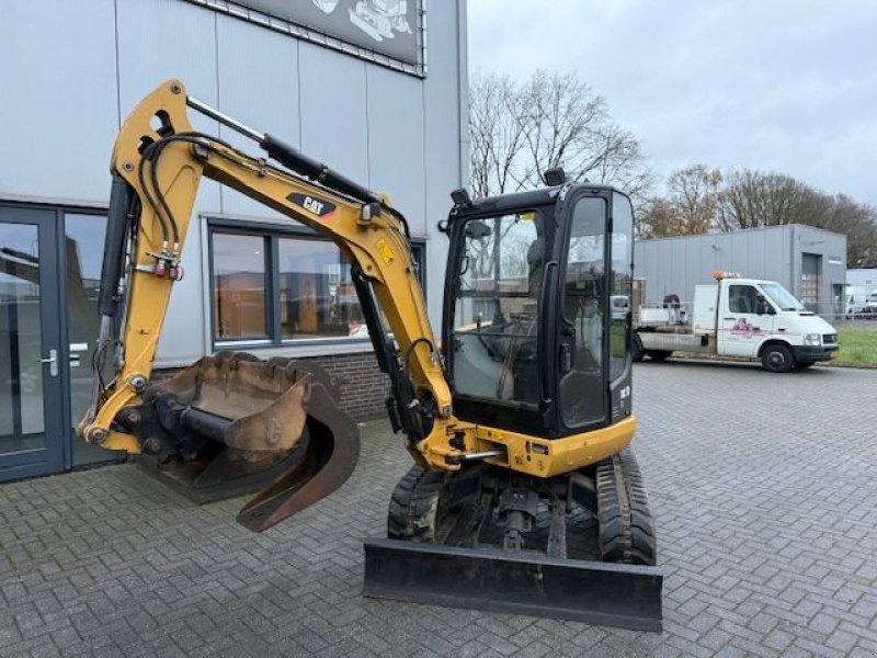 Minibagger du type Caterpillar 302.7D, Gebrauchtmaschine en Cuijk (Photo 3)