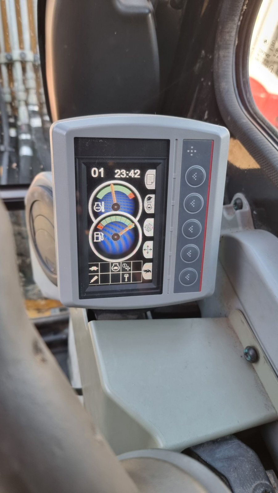 Minibagger van het type Caterpillar 303.5E CR, Gebrauchtmaschine in Assendelft (Foto 11)