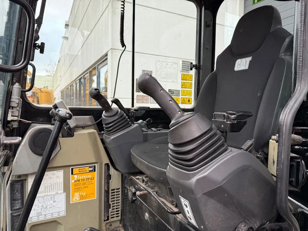 Minibagger от тип Caterpillar 305.5E One Bucket, Gebrauchtmaschine в Doetinchem (Снимка 5)