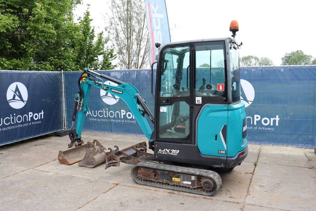 Minibagger des Typs Doosan DX19, Gebrauchtmaschine in Antwerpen (Bild 3)