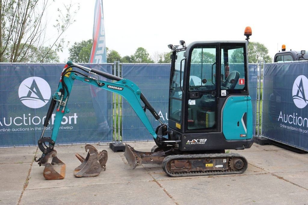 Minibagger des Typs Doosan DX19, Gebrauchtmaschine in Antwerpen (Bild 1)