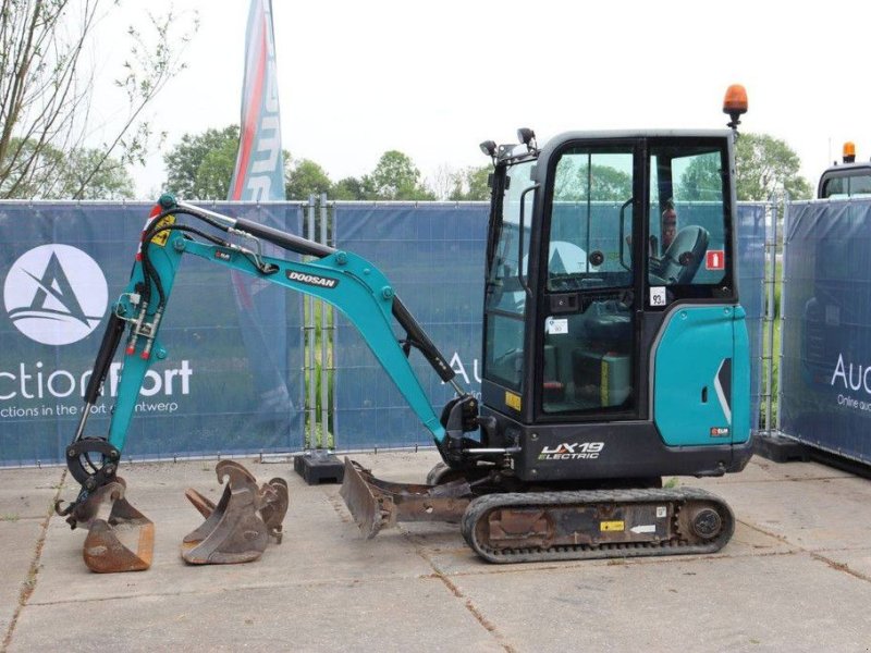Minibagger des Typs Doosan DX19, Gebrauchtmaschine in Antwerpen (Bild 1)