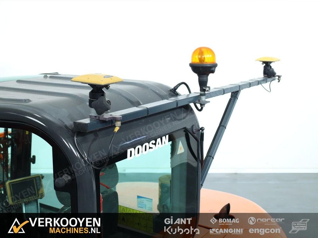 Minibagger of the type Doosan DX80R + Topcon GPS X53i 3D GPS systeem, Gebrauchtmaschine in Vessem (Picture 4)