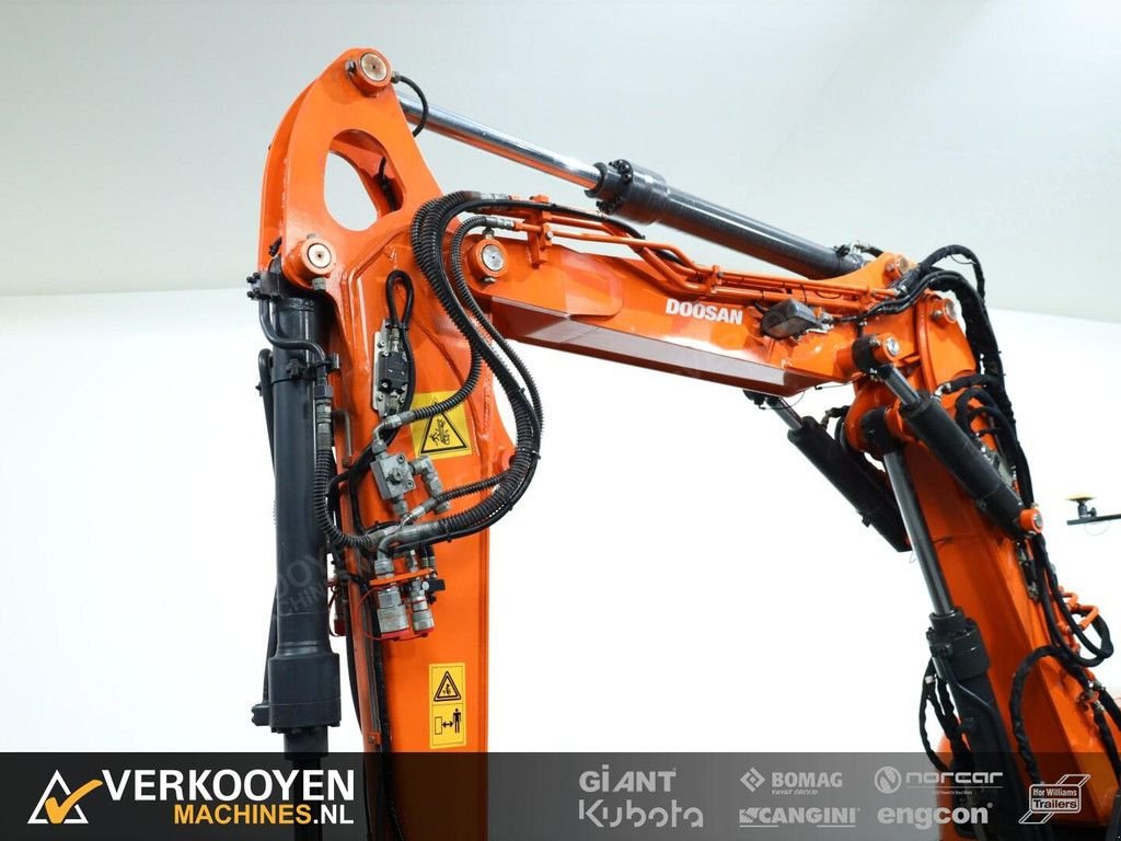 Minibagger of the type Doosan DX80R + Topcon GPS X53i 3D GPS systeem, Gebrauchtmaschine in Vessem (Picture 9)