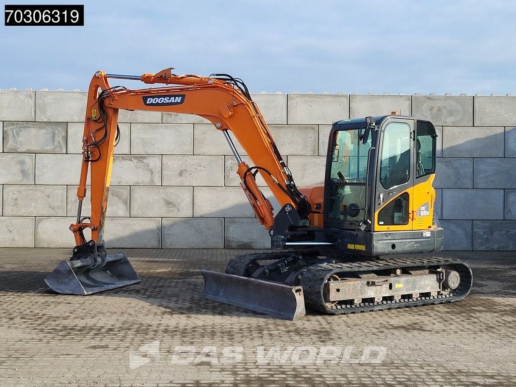 Minibagger van het type Doosan DX85 R-3 A/C - 3 Buckets, Gebrauchtmaschine in Veghel (Foto 5)