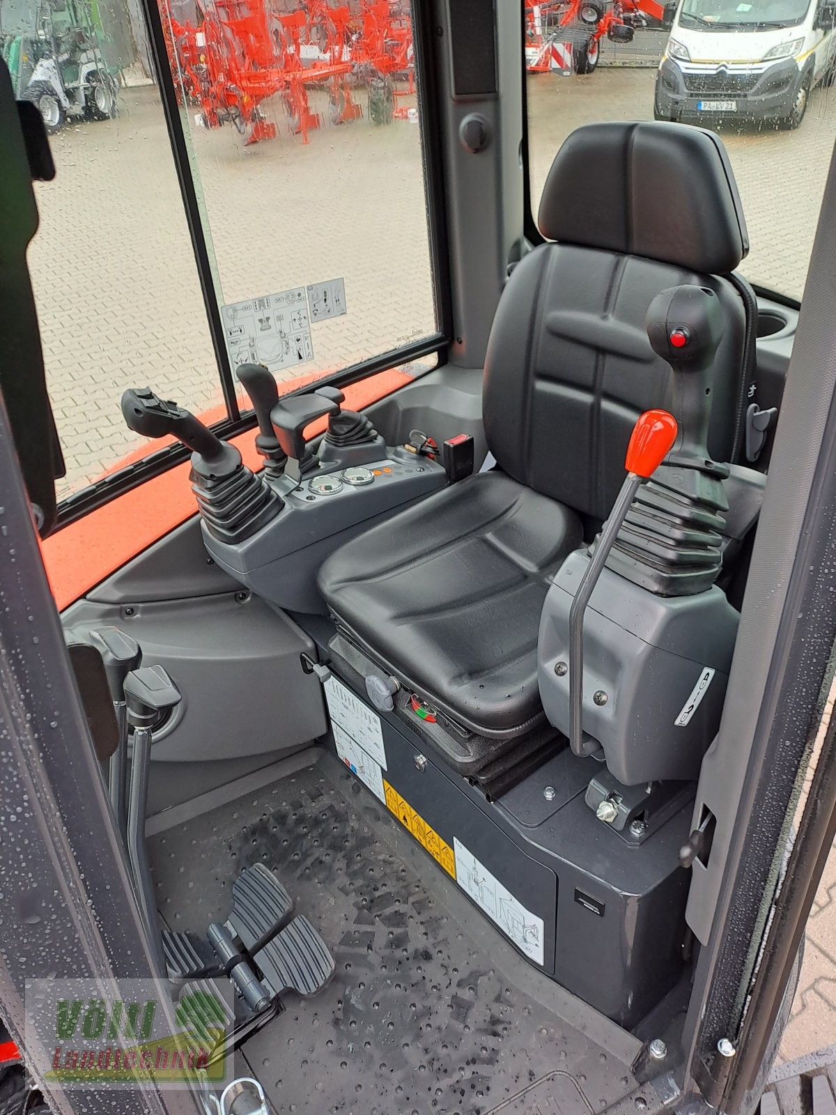 Minibagger des Typs Eurocomach 28 ZT, Neumaschine in Hutthurm bei Passau (Bild 9)