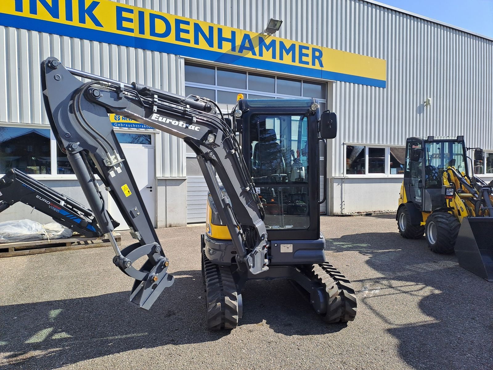 Minibagger des Typs Eurotrac HE26SR, Neumaschine in Burgkirchen (Bild 12)
