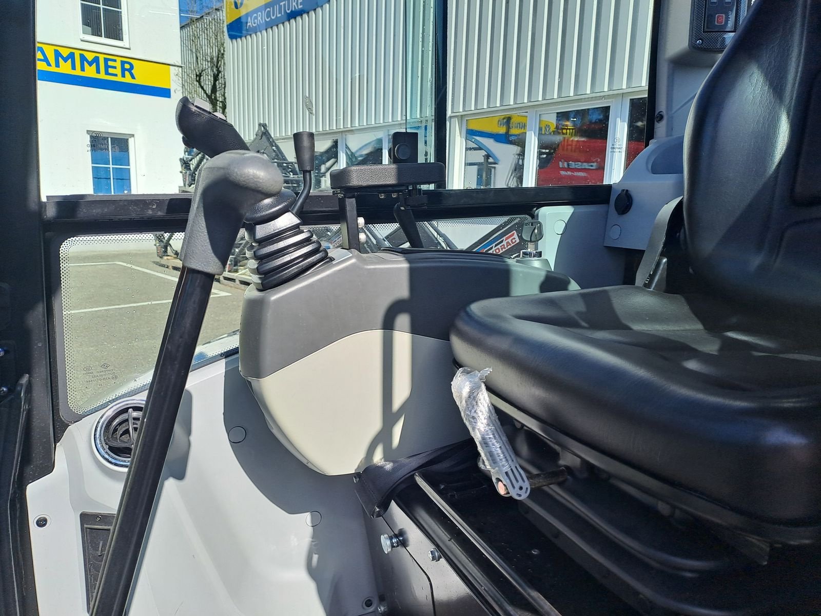 Minibagger des Typs Eurotrac HE26SR, Neumaschine in Burgkirchen (Bild 14)