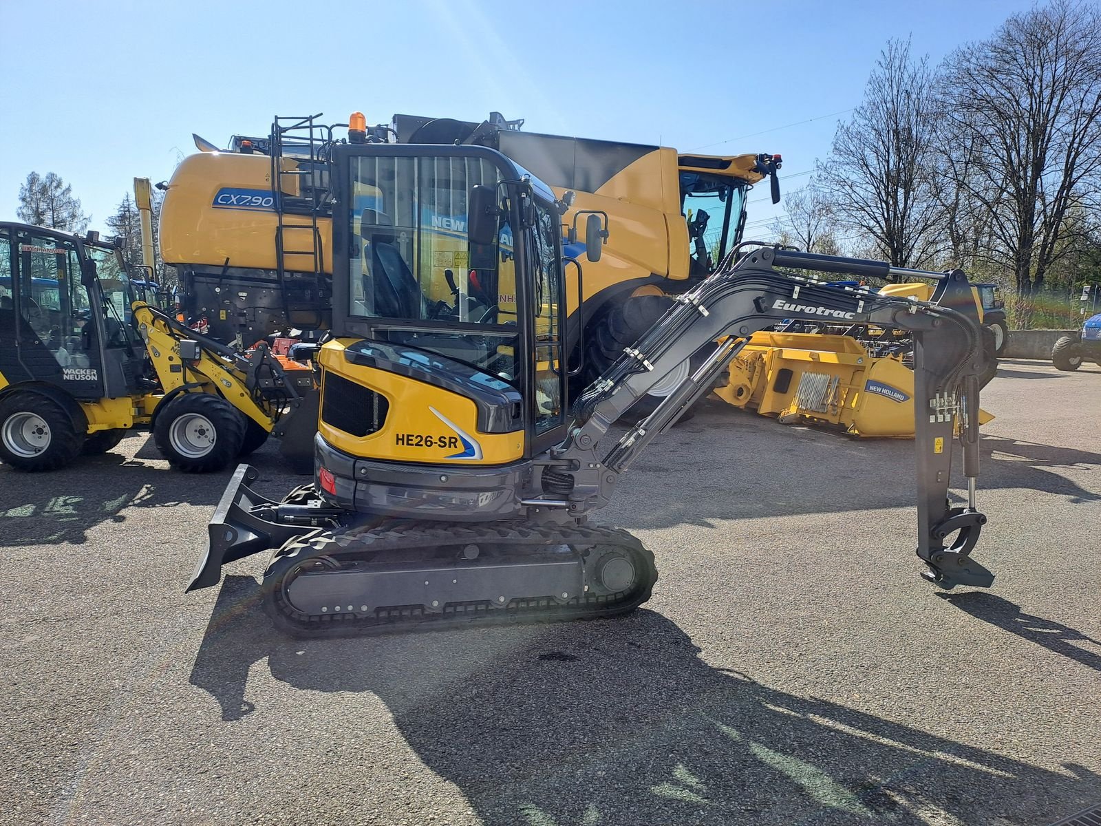 Minibagger des Typs Eurotrac HE26SR, Neumaschine in Burgkirchen (Bild 4)