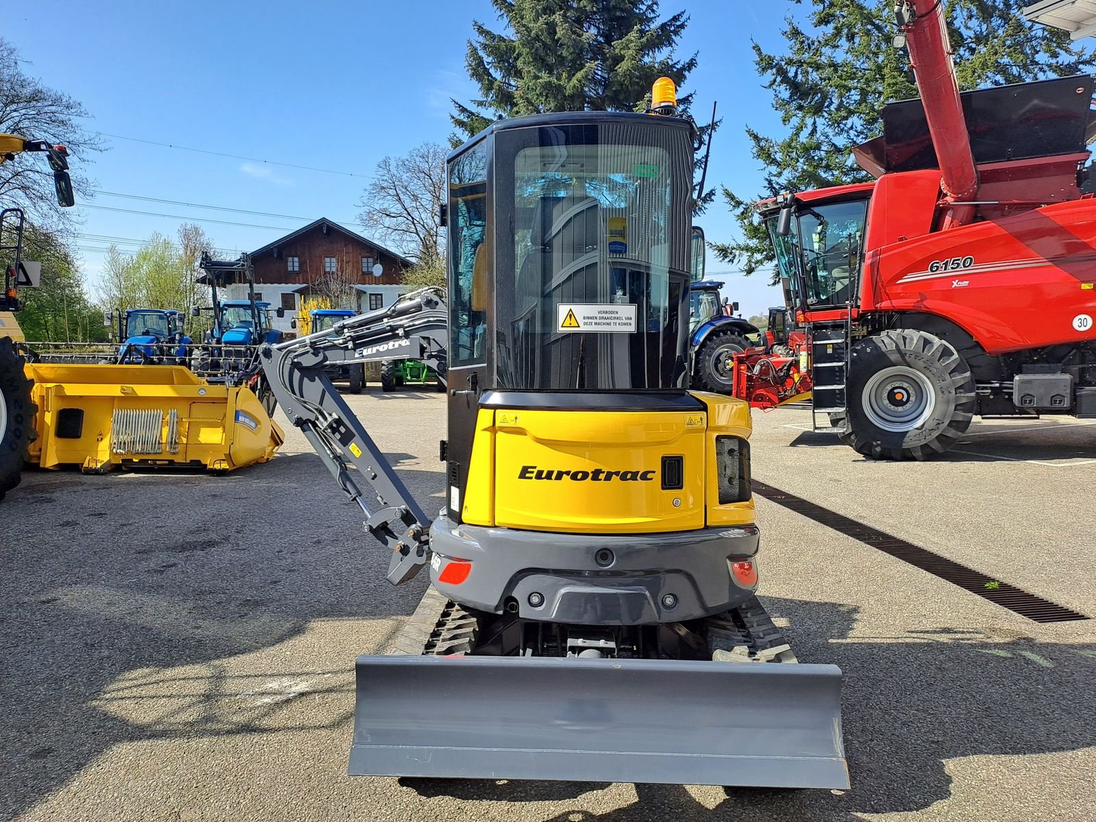 Minibagger des Typs Eurotrac HE26SR, Neumaschine in Burgkirchen (Bild 17)