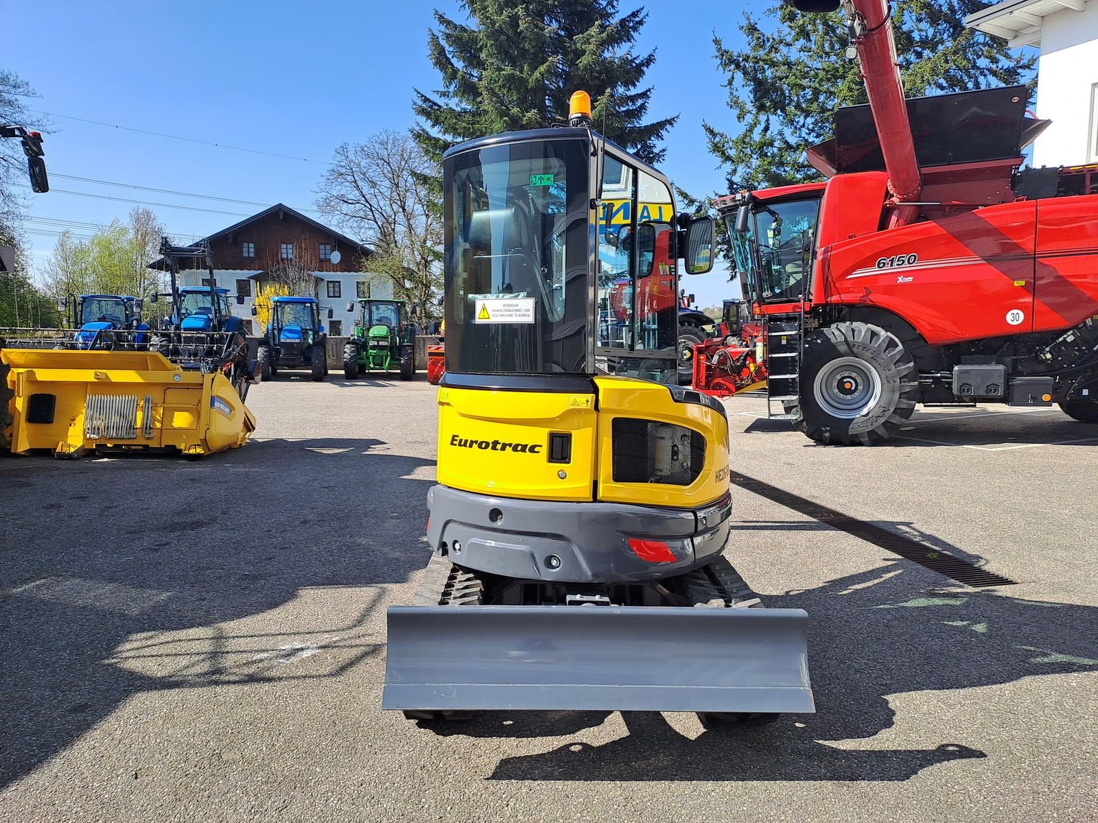 Minibagger des Typs Eurotrac HE26SR, Neumaschine in Burgkirchen (Bild 7)