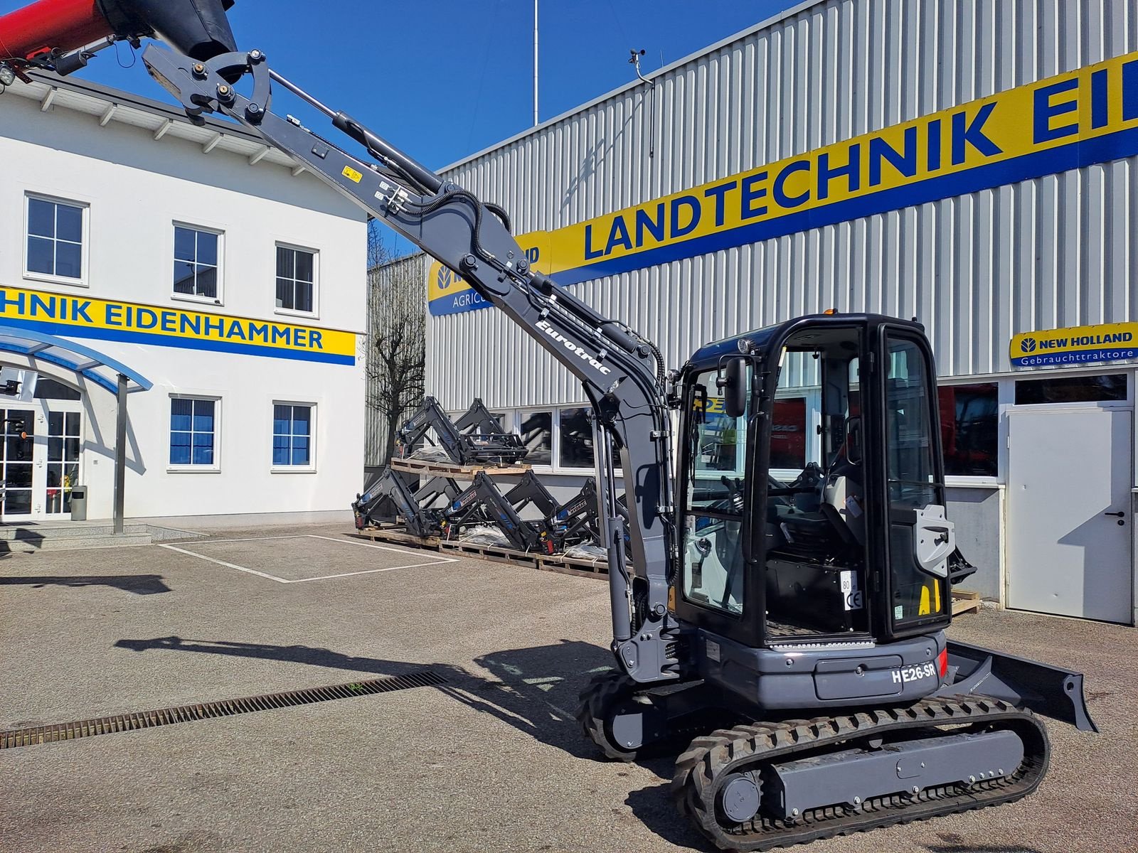 Minibagger des Typs Eurotrac HE26SR, Neumaschine in Burgkirchen (Bild 11)