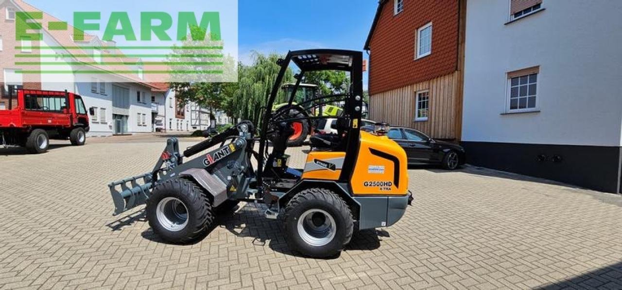 Minibagger typu GiANT g 2500 x-tra hd y, kompaktradlader mit euro-aufnahme, 2,4 t, niedriges hubgerüst, Gebrauchtmaschine v WALDKAPPEL-BISCHHAUSEN (Obrázek 10)