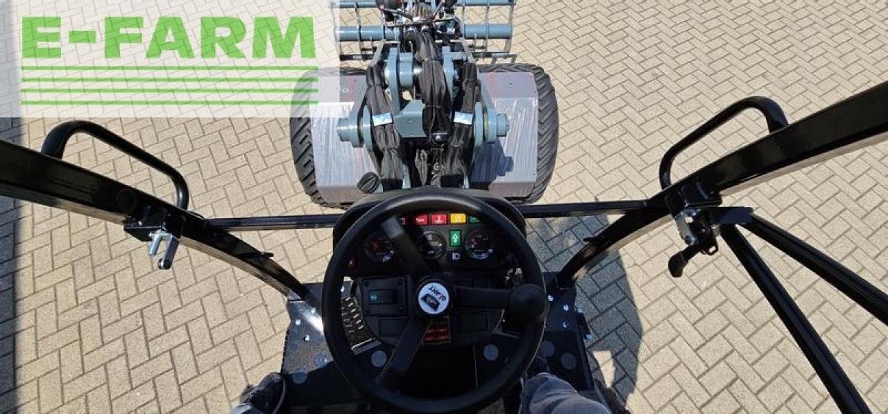 Minibagger typu GiANT g 2500 x-tra hd y, kompaktradlader mit euro-aufnahme, 2,4 t, niedriges hubgerüst, Gebrauchtmaschine v WALDKAPPEL-BISCHHAUSEN (Obrázek 11)