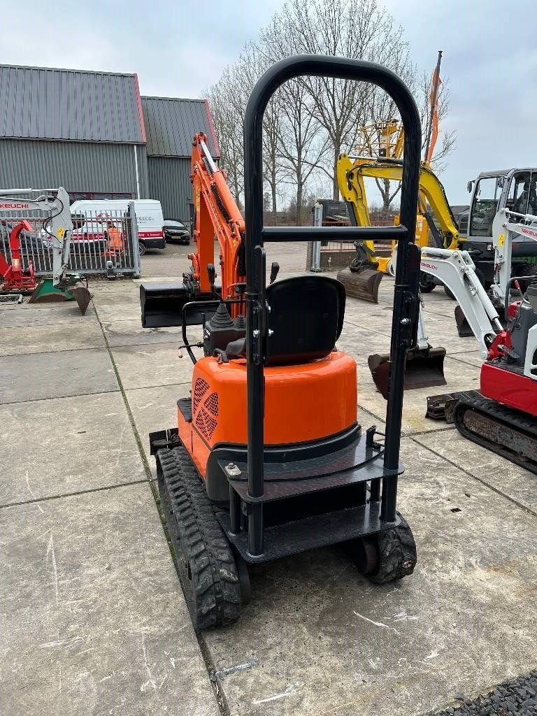 Minibagger van het type Hitachi ZX 10 U-2 YSR, Gebrauchtmaschine in Kockengen (Foto 3)