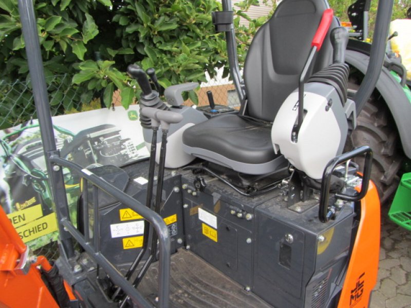 Minibagger des Typs Hitachi ZX 17 U-2, Neumaschine in Achern (Bild 2)