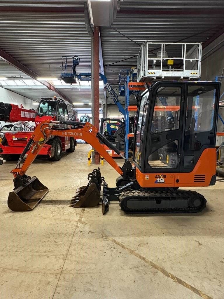 Minibagger типа Hitachi ZX 19-6, Gebrauchtmaschine в Booischot (Фотография 3)
