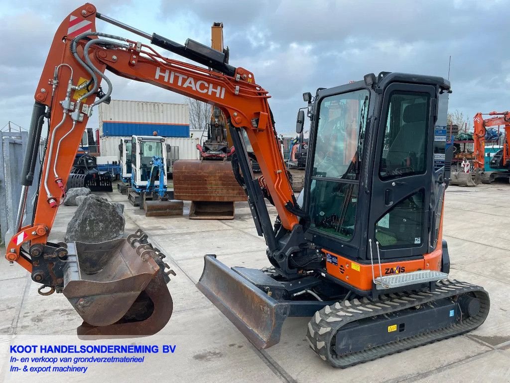Minibagger del tipo Hitachi Zx 33u-6 1350 uur! 3 Bakken!, Gebrauchtmaschine en Nieuwerkerk aan den IJssel (Imagen 1)