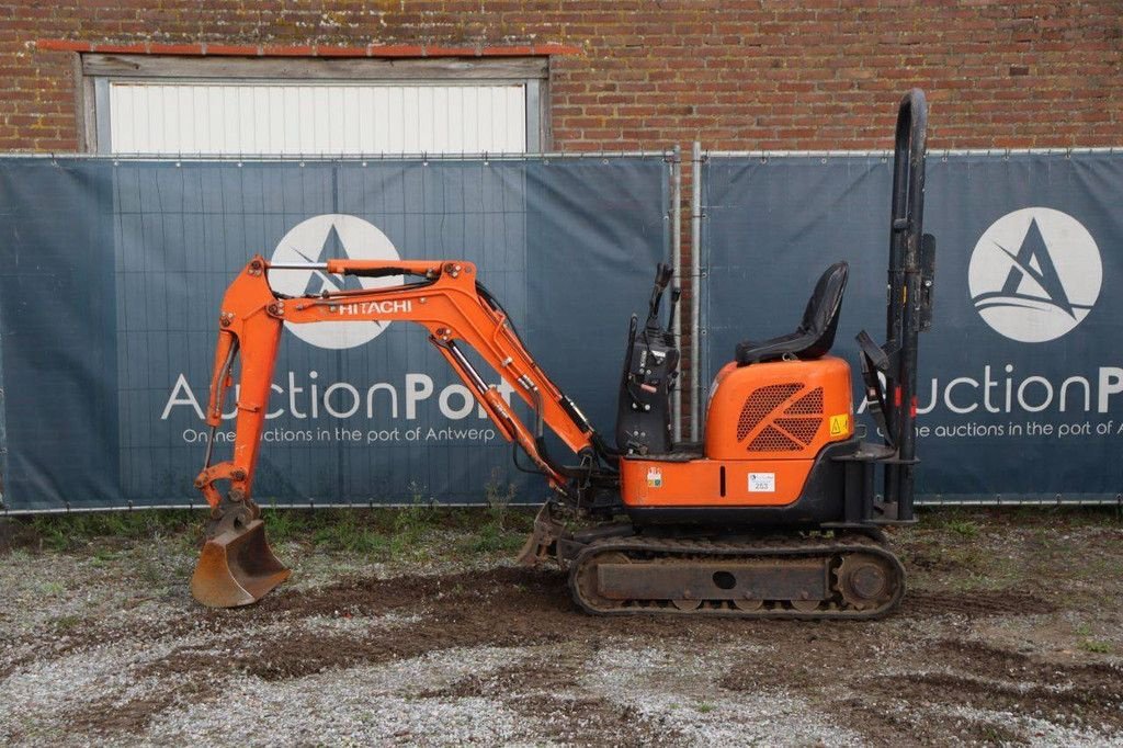 Minibagger du type Hitachi ZX10U-2 YSR, Gebrauchtmaschine en Antwerpen (Photo 2)