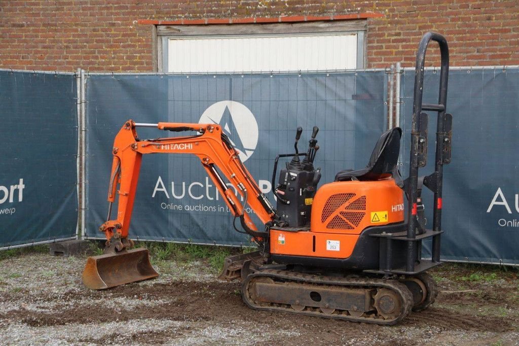 Minibagger du type Hitachi ZX10U-2 YSR, Gebrauchtmaschine en Antwerpen (Photo 3)