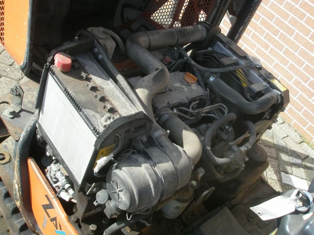 Minibagger des Typs Hitachi ZX10U-2, Gebrauchtmaschine in Barneveld (Bild 5)